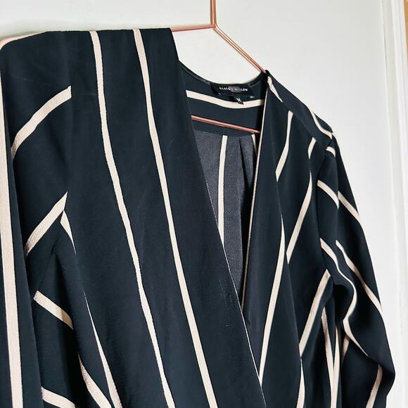 SLATE & WILLOW Black White Pinstripe Long Sleeves Flowy High Low Blouse Size M - Picture 4 of 9